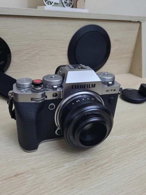Fujifilm X-T4 sans miroir | 26Mpx | APS-C | 4K/UHD 60 pi/s | + OBLECTIF  TTARTISAN 27mm f/2.8 X AF