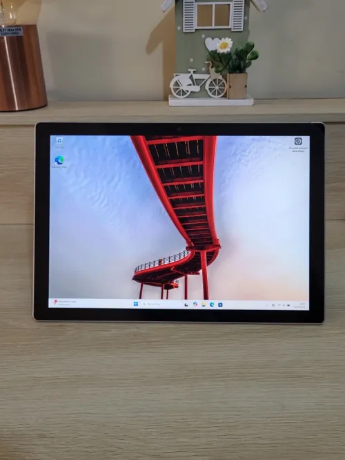 Microsoft Surface Pro 7 INTEL CORE i5 1035G4 - 8GB RAM - 128 NVMe SSD