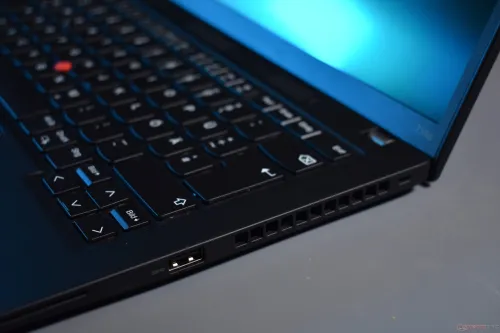 LENOVO THINKPAD T14 GEN3 2.2K Tactile RYZEN 5 6650U 2.90GHz | 16GB RAM | 256GB NVME SSD 