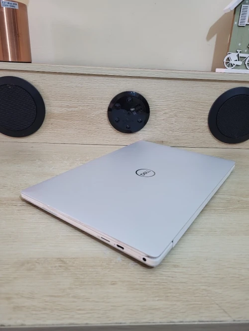 DELL XPS 7390 | CORE i7-10510U | 16GB RAM | 512GB NVMe SSD | INTEL UHD GRAPHICS