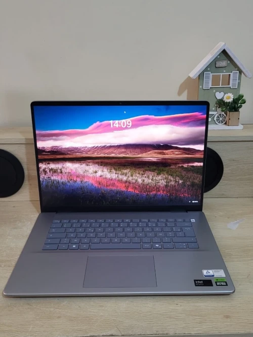 IA GAMING Dell Inspiron 2.5K 120Hz | CORE Ultra 7-155H | NVIDIA GeForce RTX 4060 8GB | 16GB RAM | 1To NVMe SSD | WORKSTATION