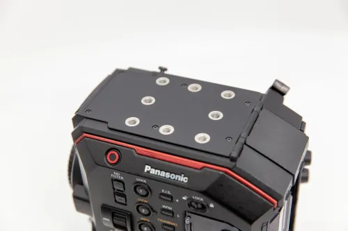 CAMERA PROFESSIONNELLE PANASONIC EVA1 CAPTEUR SUPER 35mm 5.7K 5720 x 3016 VIDEO 4K DE QUALITE CINEMA