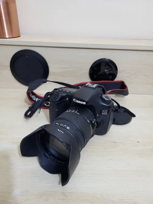 Canon EOS 60D Appareil photo Reflex 18 Mpix CMOS APS-C + Sigma EX 17-50mm - f/2.8 DC OS HSM 