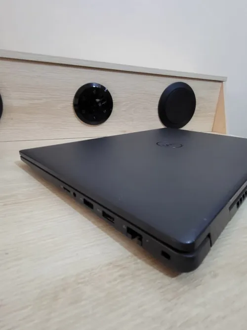 DELL LATITUDE 3520 15.6'' FHD | INTEL CORE i5 1135G7 | 8GB RAM | 256GB SSD | INTEL IRIS XE GRAPHICS