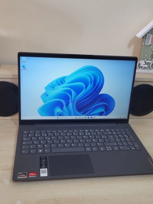 Lenovo IdeaPad 15.6'' FHD | RYZEN 7 5700U | 8GB RAM | 512GB NVMe SSD | AMD RADEON GRAPHICS 2GB