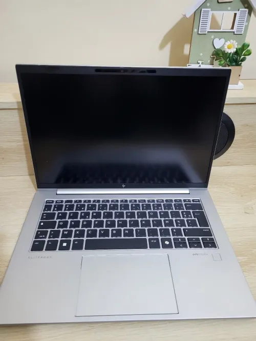 HP ELITEBOOK 845 G11 14'' FHD | RYZEN 5 8540U | 16GB RAM | 512GB NVMe | AMD RADEON 740M GRAPHICS