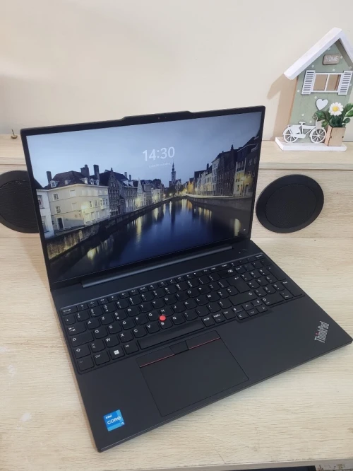 LENOVO THINKPAD E16 16'' FHD | CORE i3-1315U | 16GB RAM | 256GB NVMe SSD | INTEL UHD GRAPHICS