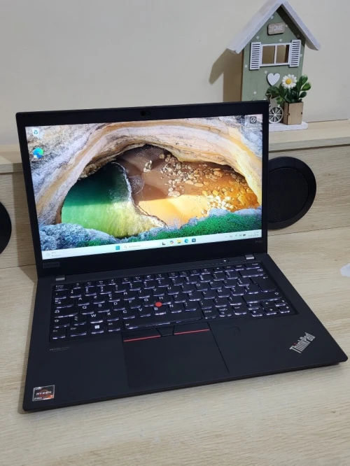 LENOVO THINKPAD P14S | RYZEN 7 PRO 5850U | 32GB RAM | 1TB SSD | RADEON PRO GRAPHICS 4GB