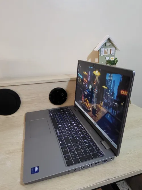 DELL LATITUDE 5550 | INTEL CORE ULTRA 5 135U | 16GB RAM | 512GB SSD | INTEL ARC GRAPHICS