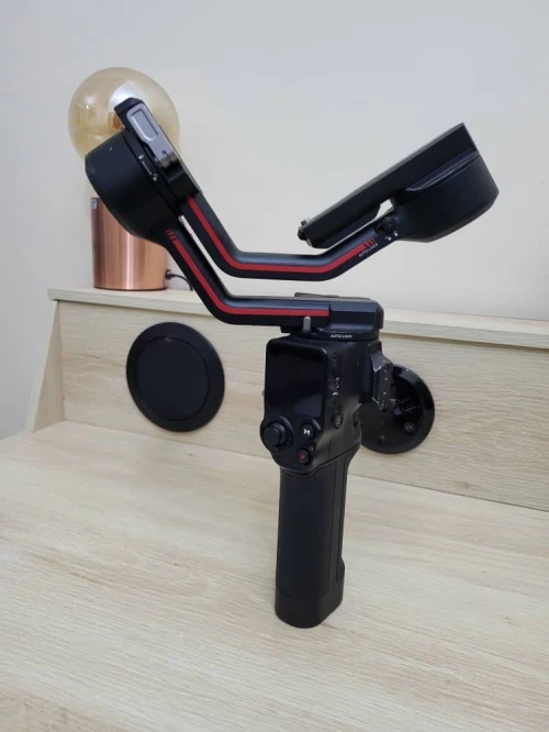 DJI RONIN RS 3 Stabilisateur de nacelle à 3 Axes pour Reflex et caméras Canon/Sony/Nikon....