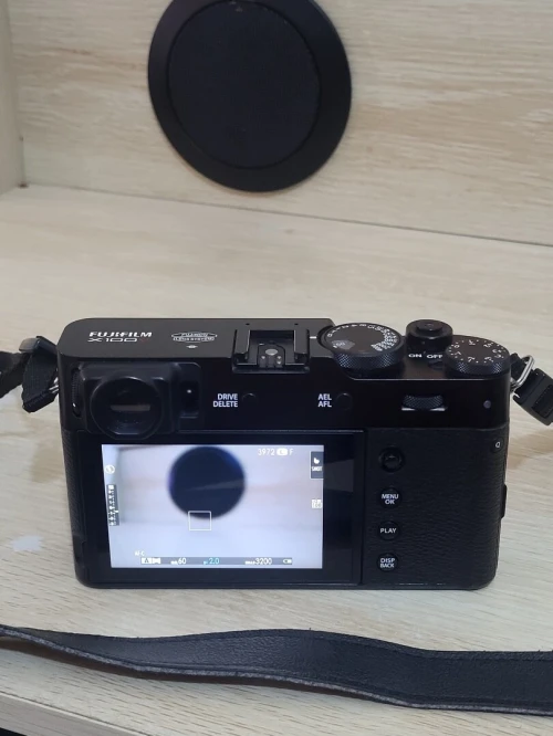 fujifilm x100v Vidéo 4K | Capteur X-Trans CMOS 4 de 26.1 MP | Objectif 23 mm F/2.0 | Processeur X 4 