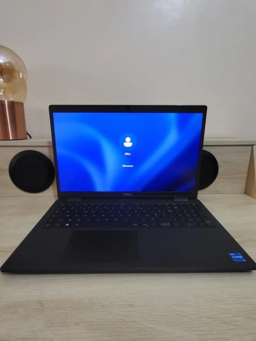 DELL LATITUDE 3520 15.6'' FHD | INTEL CORE i5 1135G7 | 8GB RAM | 256GB SSD | INTEL IRIS XE GRAPHICS