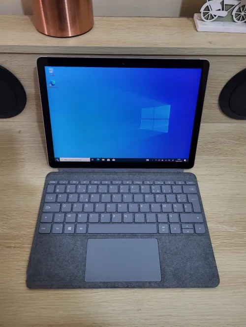 Microsoft Surface GO 2 TACTILE | CORE M3-8100Y 1.61GHz | 8GB RAM | 256GB SSD | LTE 4G | Poids : 544g