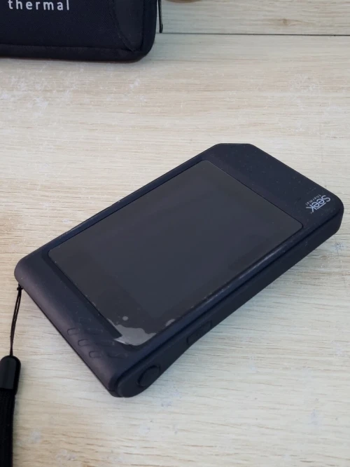 Seek Thermal Shot Thermocaméra de Poche Professionnelle avec capteur 206 x 156 Points - Wi-Fi