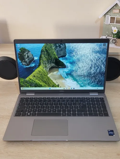 DELL PRECISION 3581 | CORE i5-13600H | NVIDIA RTX A1000 6GB | 1To NVMe SSD | 32GB RAM | WORKSTATION