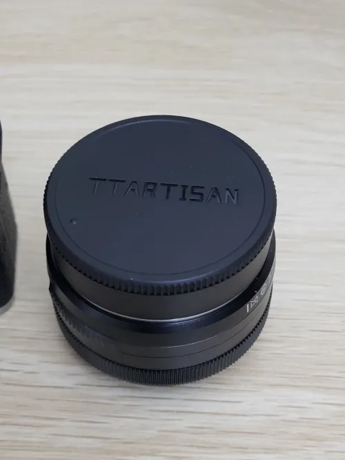 Fujifilm X-T4 sans miroir | 26Mpx | APS-C | 4K/UHD 60 pi/s | + OBLECTIF  TTARTISAN 27mm f/2.8 X AF