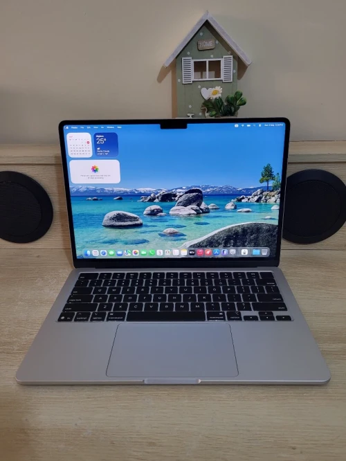 MacBook Air M4 2024 Argent | PUCE M4 8 CORE | GPU 10 CORE | 16GB RAM | 512GB SSD | CYCLES 95 | CAPACITÉ BATTERIE 100%