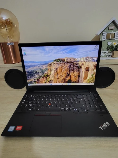 LENOVO THINKPAD E590 | CORE i7-8565UU | AMD RADEON RX 550X 2GB | 16GB RAM | 512GB NVMe SSD