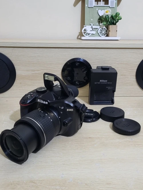 Nikon D3400 Appareil Photo Numérique Réflex 24.2 Mpix + OBJECTIF Nikon AF-P DX Nikkor 18 55mm f 3.5 5.6 g vr