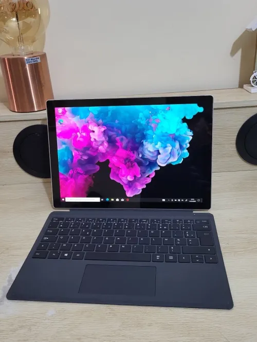 Surface Pro 6 | CORE i7 8650U | 8GB RAM | 256GB SSD | INTEL UHD GRAPHICS