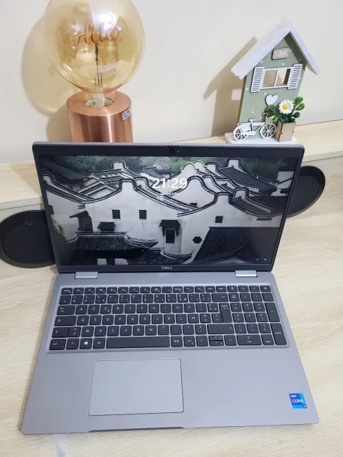 DELL LATITUDE 5520 | INTEL CORE i7 1165G7 | 16GB RAM | 256GB SSD | INTEL Iris Xe