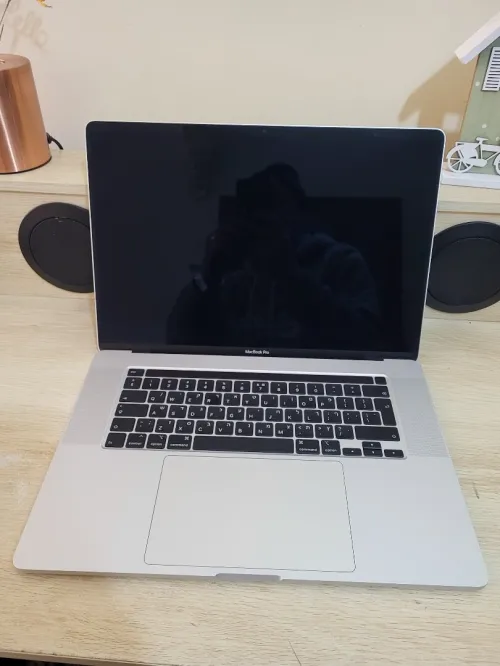 MacBook Pro 16" 2019 | CORE i7 | 16GB RAM | AMD RADEON PRO 5300M 4GB | 512GB SSD |GAMME Workstation
