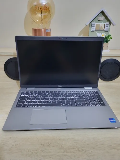 DELL LATITUDE 5520 | INTEL CORE i7 1165G7 | 16GB RAM | 256GB SSD | INTEL Iris Xe
