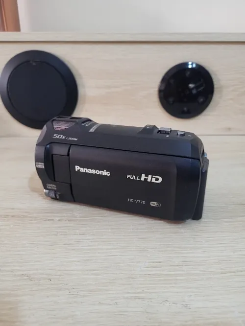 CAMERA PANASONIC HC-V770 Caméra Full HD WiFi NFC 
