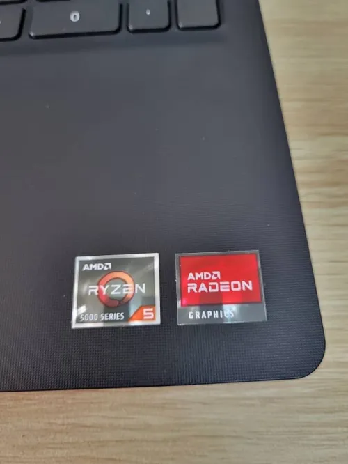 DELL VOSTRO 15.6'' FHD | RYZEN 5 5500U | 8GB RAM | 512GB SSD | AMD RADEON GRAPHICS 