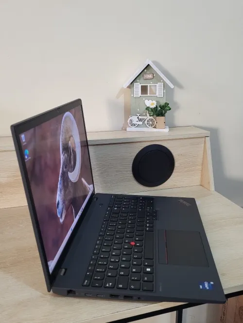 MacBook Pro M4 MAX 14'' 2024 | Puce M4 Max CPU 16 COEURS | GPU 40 COEURS | 64GB RAM | 1TB SSD | CYCLES 177