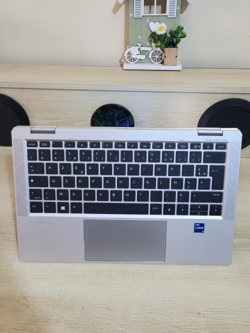 HP EliteBook X360 1030 G8 TACTILE 2-En-1 | CORE i7-1165G7 | 16GB RAM | 512GB NVME SSD | 4G LTE
