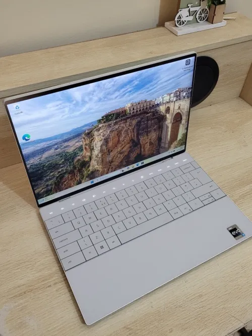 DELL XPS 9320 | EVO CORE i7-1260P | 16GB RAM | 512GB SSD | INTEL IRIS XE GRAPHICS