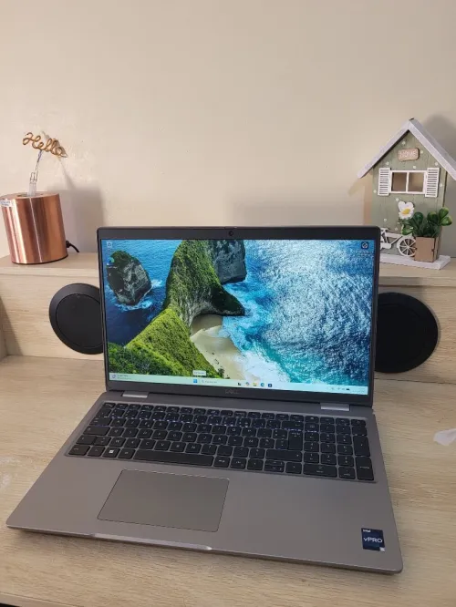 DELL PRECISION 3581 | CORE i5-13600H | NVIDIA RTX A1000 6GB | 1To NVMe SSD | 32GB RAM | WORKSTATION