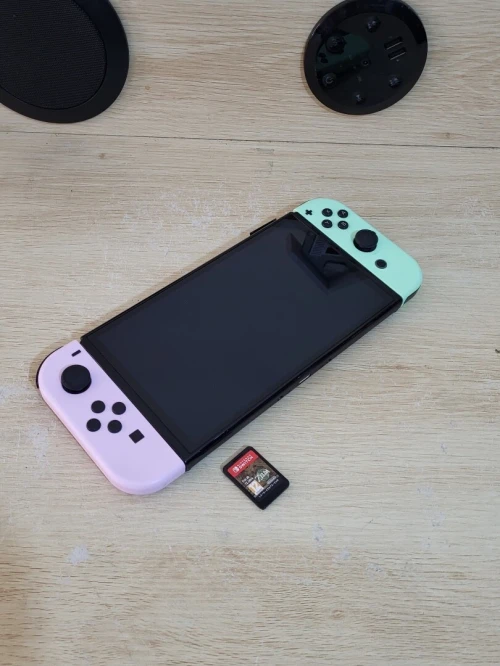 Nintendo switch OLED + 1 jeux Zelda