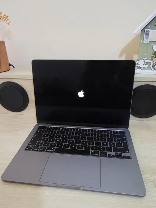 MacBook Air M2 2023 | PUCE M2 8 CPU | GPU 10 COEURS | 8GB RAM | 256GB SSD | CYCLES 67 | MDM BYPASSED