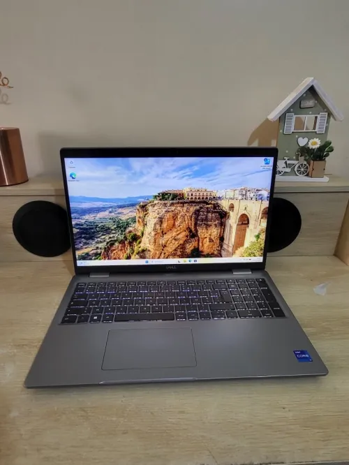 DELL PRECISION 3581 | CORE i7-13700H | NVIDIA RTX A500 4GB | 512 SSD | 16GB RAM | WORKSTATION