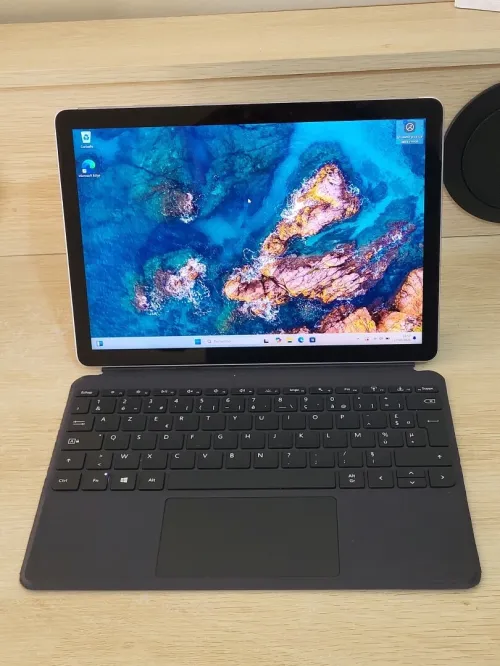 Microsoft Surface GO 2 TACTILE | CORE M3-8100Y 1.61GHz | 8GB RAM | 128GB SSD | | Poids : 544g