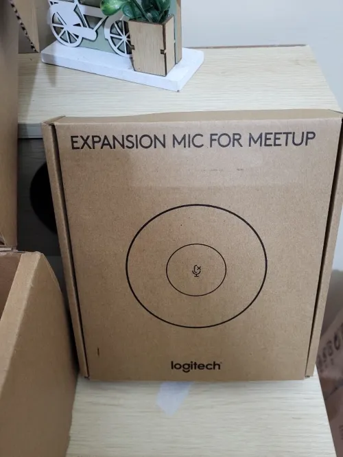 Logitech MeetUp sans fil | Ultra HD 4K/1080p/720p | Webcam Visioconférence panoramique / inclinaison | 3 Microphones/Haut-Parleur Personnalisables