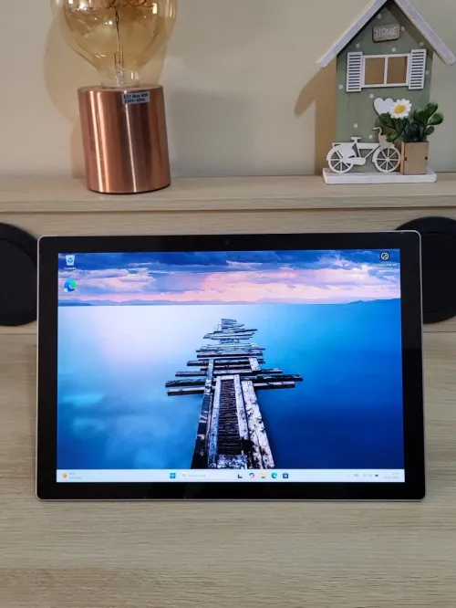 Microsoft Surface Pro 7 INTEL CORE i5 1035G4 - 8GB RAM - 128 NVMe SSD