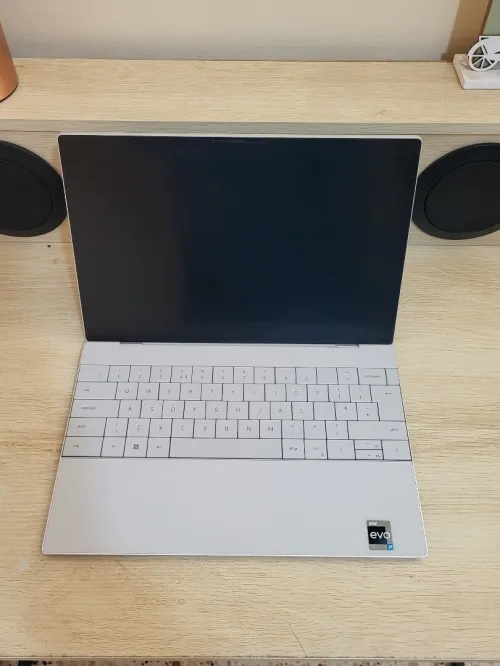 DELL XPS 9320 | EVO CORE i7-1260P | 16GB RAM | 512GB SSD | INTEL IRIS XE GRAPHICS