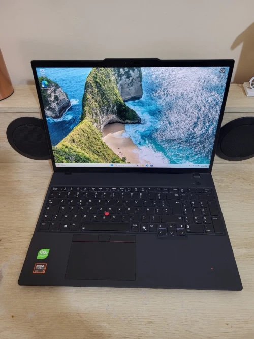 THINKPAD P16s GEN 4 | RYZEN AI 7 PRO 350/w | 32GB RAM | 512GB | RADEON 860M 8GB | Workstation