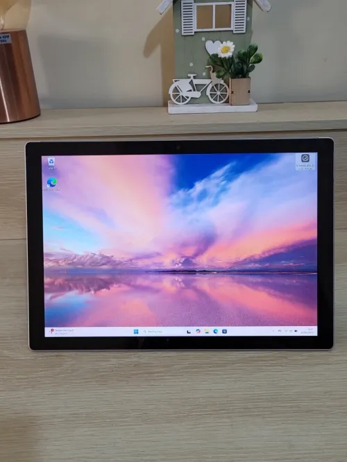 Microsoft Surface Pro 7 INTEL CORE i5 1035G4 - 8GB RAM - 128 NVMe SSD