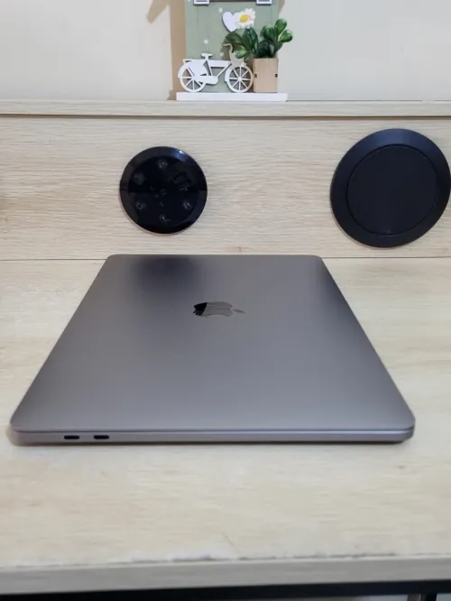 MacBook Pro M1 Gris Sideral | CPU M1 8C | 8GB RAM | 512GB SSD | COMPTAGE CYCLES 145