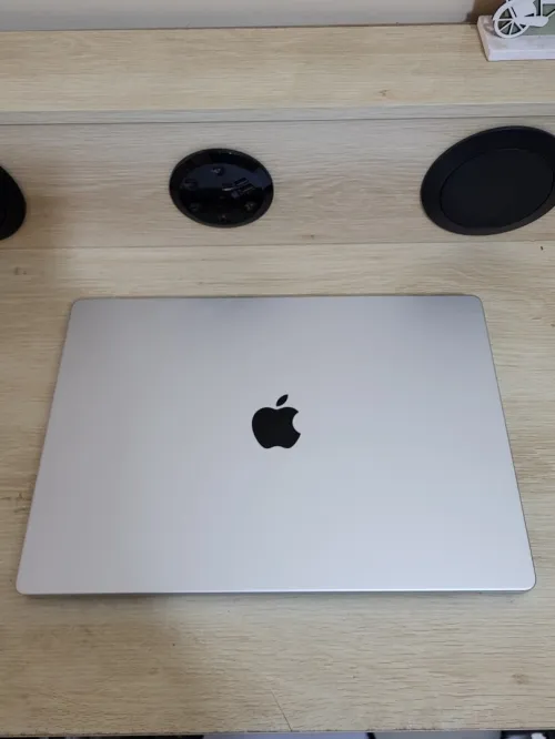 MacBook Pro M1 Max 2021 | 16'' CPU 10 GPU 24 | 32GB RAM | 1TB SSD | CYCLES 79