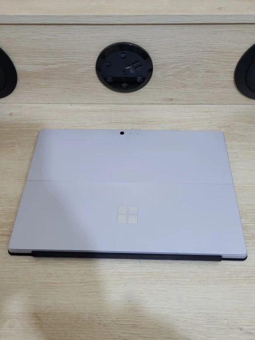 Microsoft Surface Pro 6 | CORE i7 8650U | 8GB RAM | 256GB SSD | INTEL UHD GRAPHICS