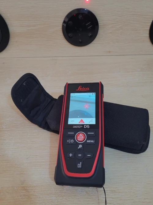 Leica DISTO D5 - télémètre Laser Professionnel avec Bluetooth (appli), viseur numérique (pour intérieur et extérieur) et capteur d'inclinaison pour Mesure de Profil et d'angle