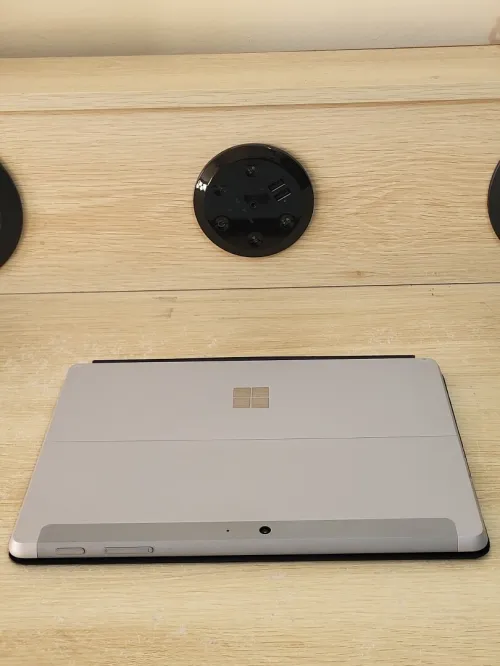 Microsoft Surface GO 2 TACTILE | CORE M3-8100Y 1.61GHz | 8GB RAM | 128GB SSD | | Poids : 544g