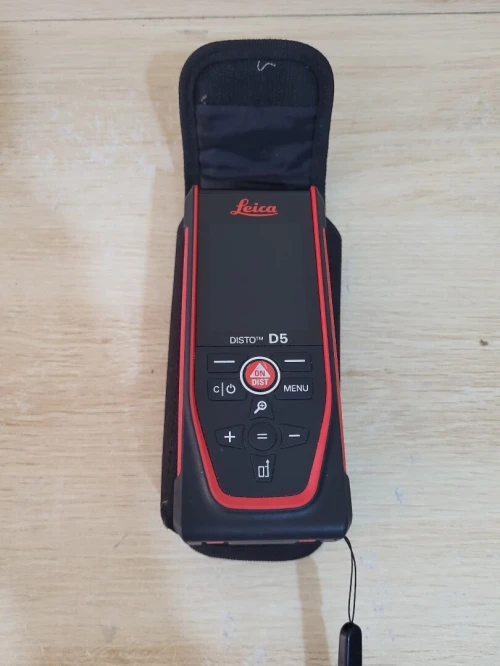 Leica DISTO D5 - télémètre Laser Professionnel avec Bluetooth (appli), viseur numérique (pour intérieur et extérieur) et capteur d'inclinaison pour Mesure de Profil et d'angle