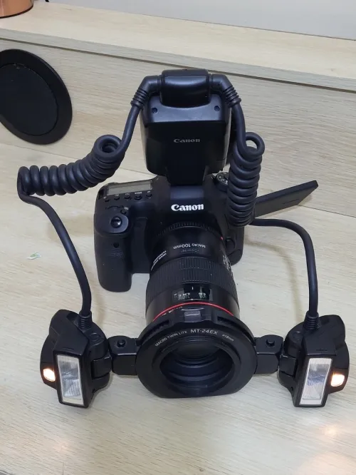 Canon MT-24EX Macro Twin Lite Flash détachable pour appareils photo canon Reflex et compacts