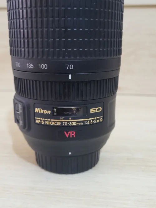 Nikon Nikkor AF-S 70-300 f/4.5-5.6 G ED-IF VR téléobjectif doté de la mise au point la plus rapide 